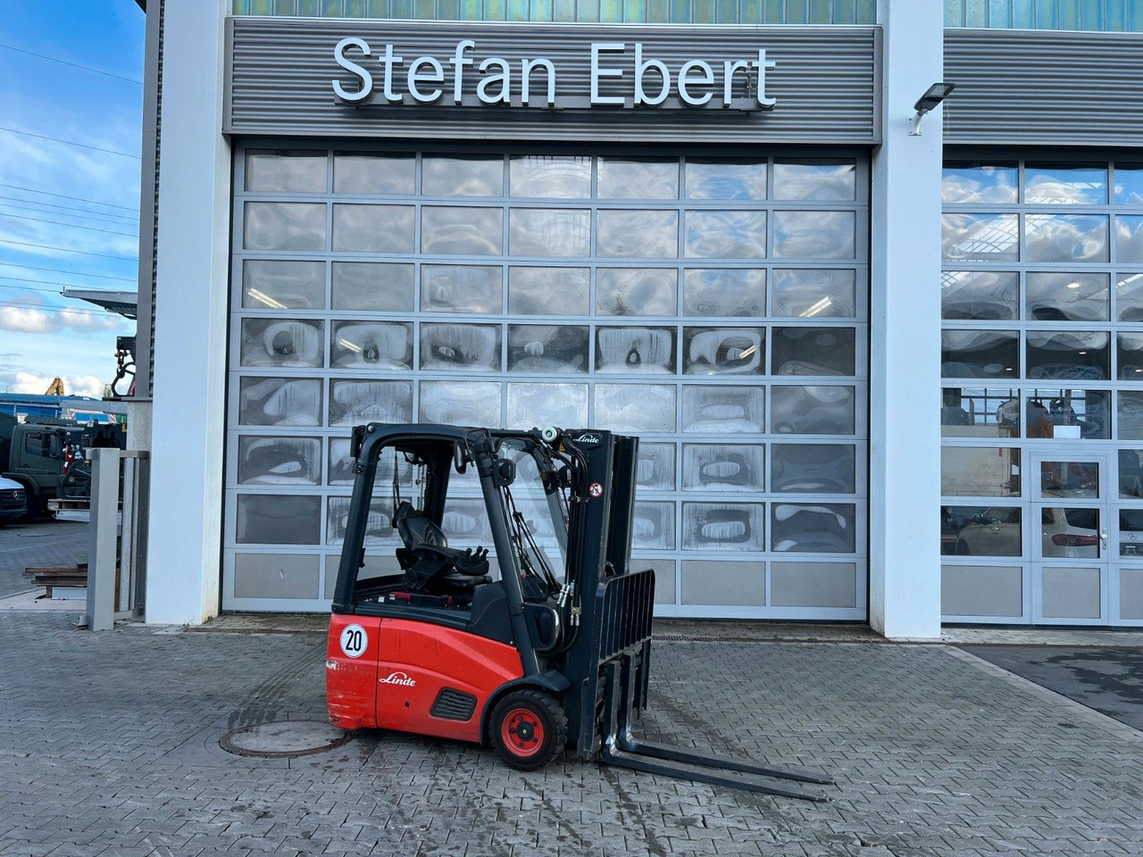 Linde E14 - 01 / Triplex: 4.10m! / SS / nur 986h! - Chariot élévateur électrique: photos 1 Linde E14 - 01 / Triplex: 4.10m! / SS / nur 986h! - Chariot élévateur électrique: photos 1