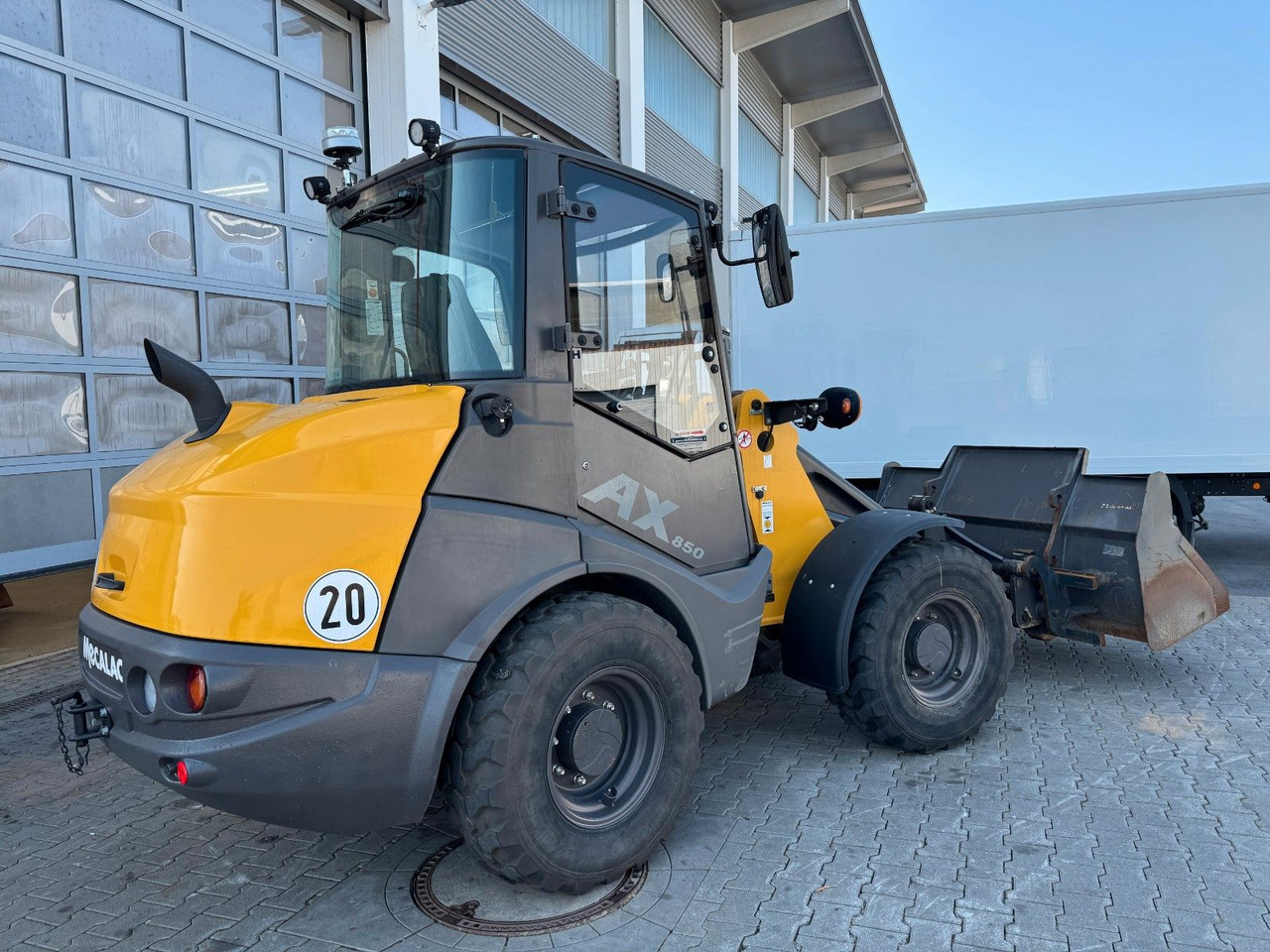 MECALAC AX850 / nur 671h / 11.2022 / Gabel / Schaufel - Chargeuse sur pneus: photos 3 MECALAC AX850 / nur 671h / 11.2022 / Gabel / Schaufel - Chargeuse sur pneus: photos 3