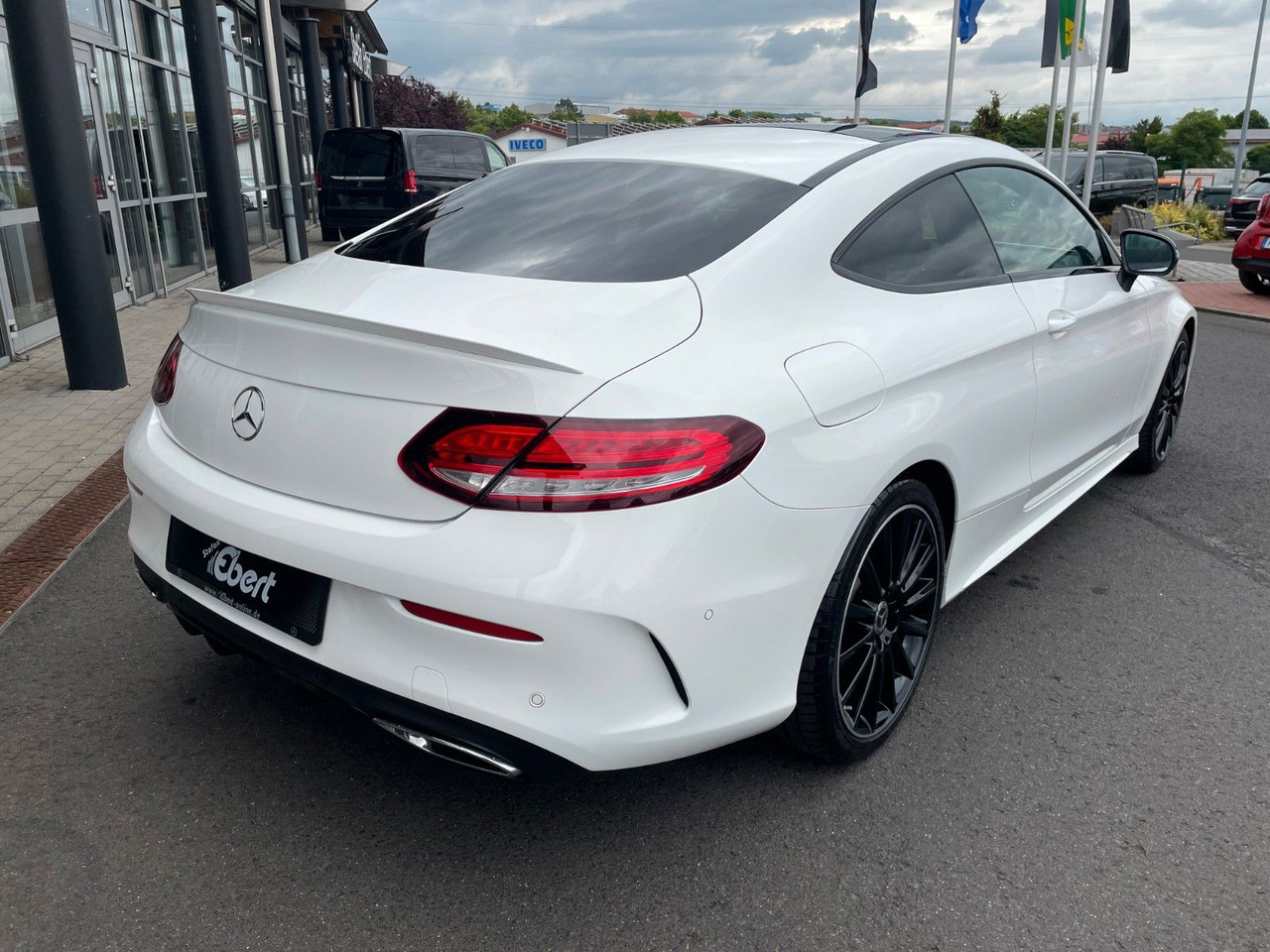 Mercedes-Benz C 220 d Coupe AMG+Pano+R-Kamera+Night+Carplay - Voiture: photos 4 Mercedes-Benz C 220 d Coupe AMG+Pano+R-Kamera+Night+Carplay - Voiture: photos 4