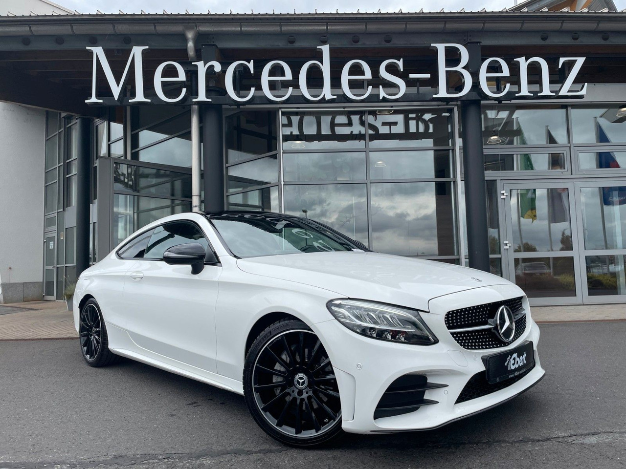 Mercedes-Benz C 220 d Coupe AMG+Pano+R-Kamera+Night+Carplay - Voiture: photos 1 Mercedes-Benz C 220 d Coupe AMG+Pano+R-Kamera+Night+Carplay - Voiture: photos 1