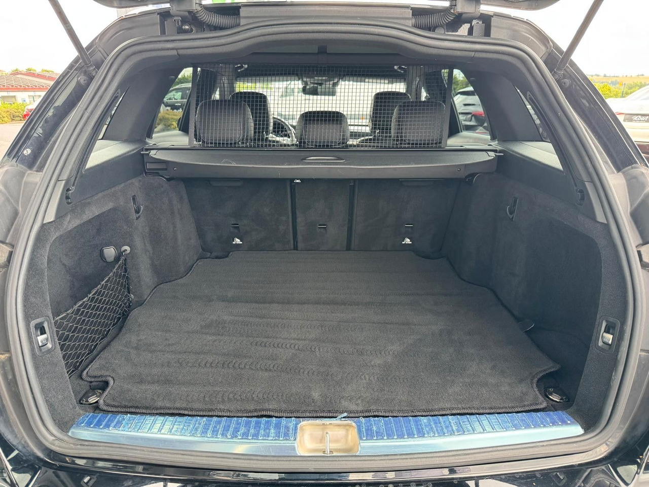Voiture break Mercedes-Benz C 220d NightEdition+AMG+Distr+SportfahrW+RFK: photos 8