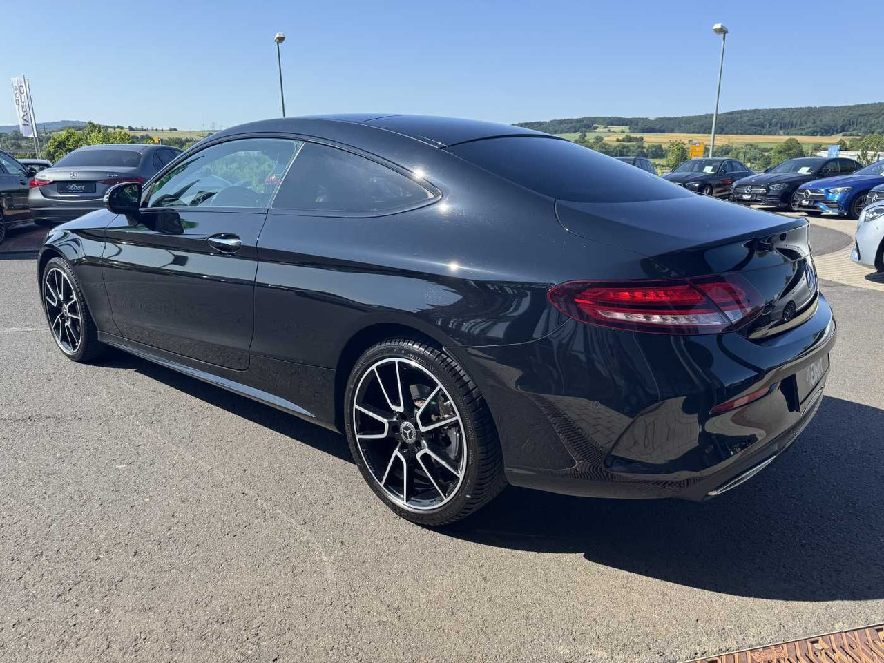 Mercedes-Benz C 400 4M AMG Coupe Pano+Burm+Distr+Memory+360 - Voiture: photos 3 Mercedes-Benz C 400 4M AMG Coupe Pano+Burm+Distr+Memory+360 - Voiture: photos 3