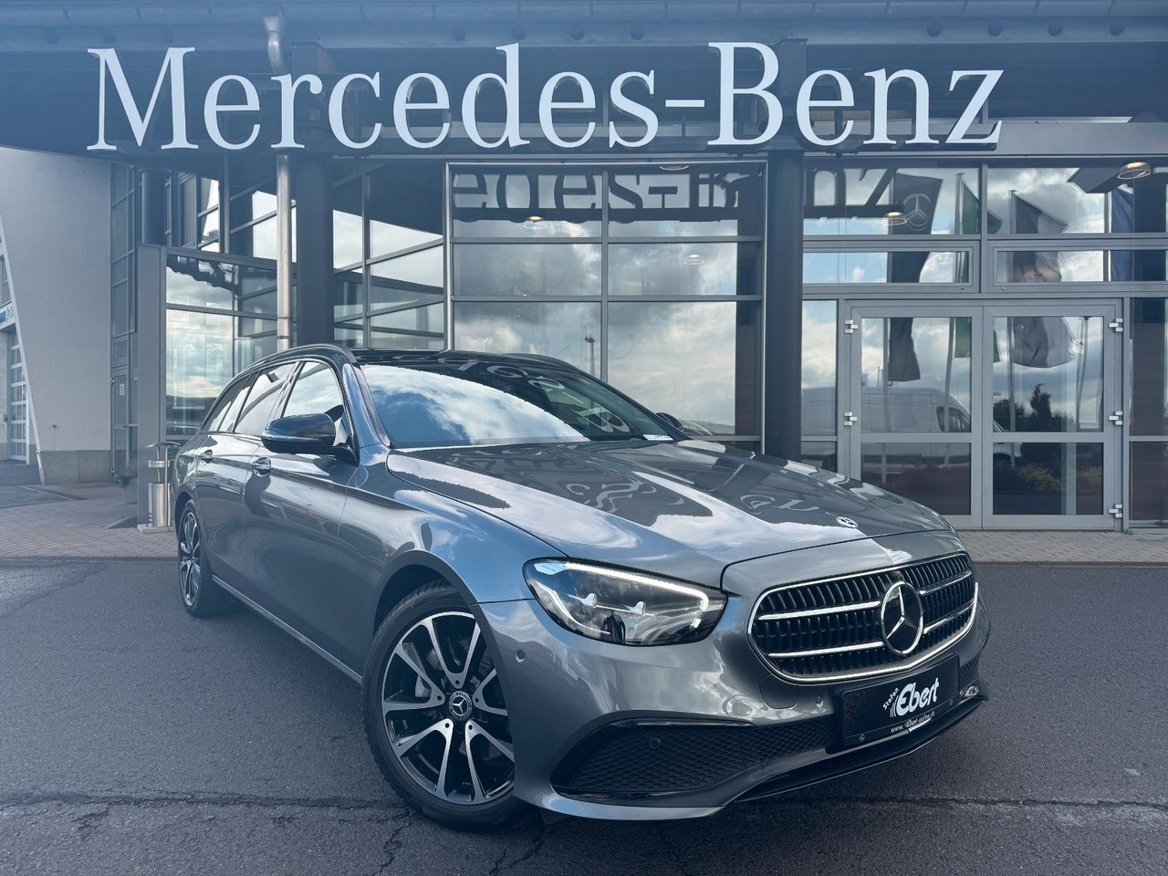 Mercedes-Benz E 220d Avantgarde+DistrPlus+Pano+Burm+360+Night - Voiture break: photos 1 Mercedes-Benz E 220d Avantgarde+DistrPlus+Pano+Burm+360+Night - Voiture break: photos 1