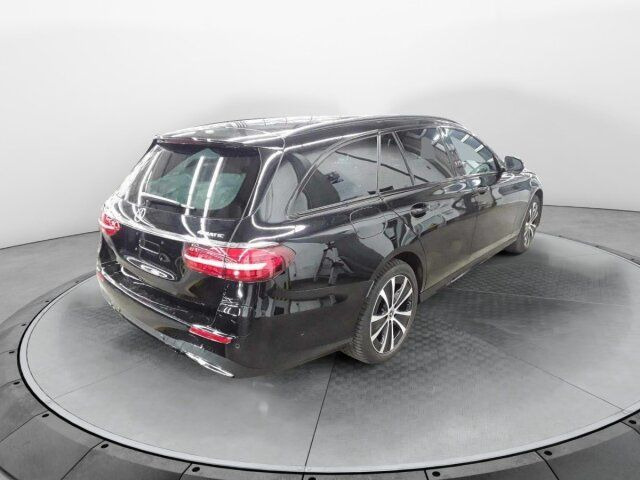 Mercedes-Benz E 300 T de 4M AMG+AHK+Distr+Burm+ R-Kamera+Carpl - Voiture: photos 4 Mercedes-Benz E 300 T de 4M AMG+AHK+Distr+Burm+ R-Kamera+Carpl - Voiture: photos 4