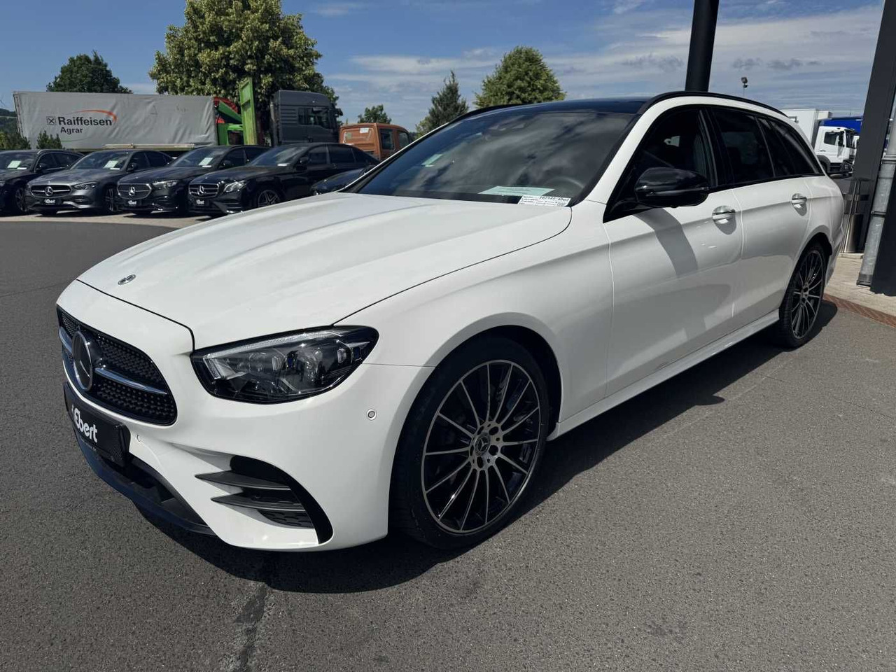 Mercedes-Benz E 300d 4M AMG+Pano+Burm+AHK+360+HUD+ - Voiture: photos 2 Mercedes-Benz E 300d 4M AMG+Pano+Burm+AHK+360+HUD+ - Voiture: photos 2