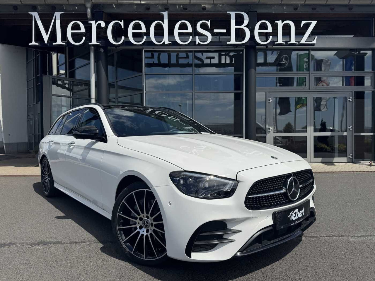 Mercedes-Benz E 300d 4M AMG+Pano+Burm+AHK+360+HUD+ - Voiture: photos 1 Mercedes-Benz E 300d 4M AMG+Pano+Burm+AHK+360+HUD+ - Voiture: photos 1