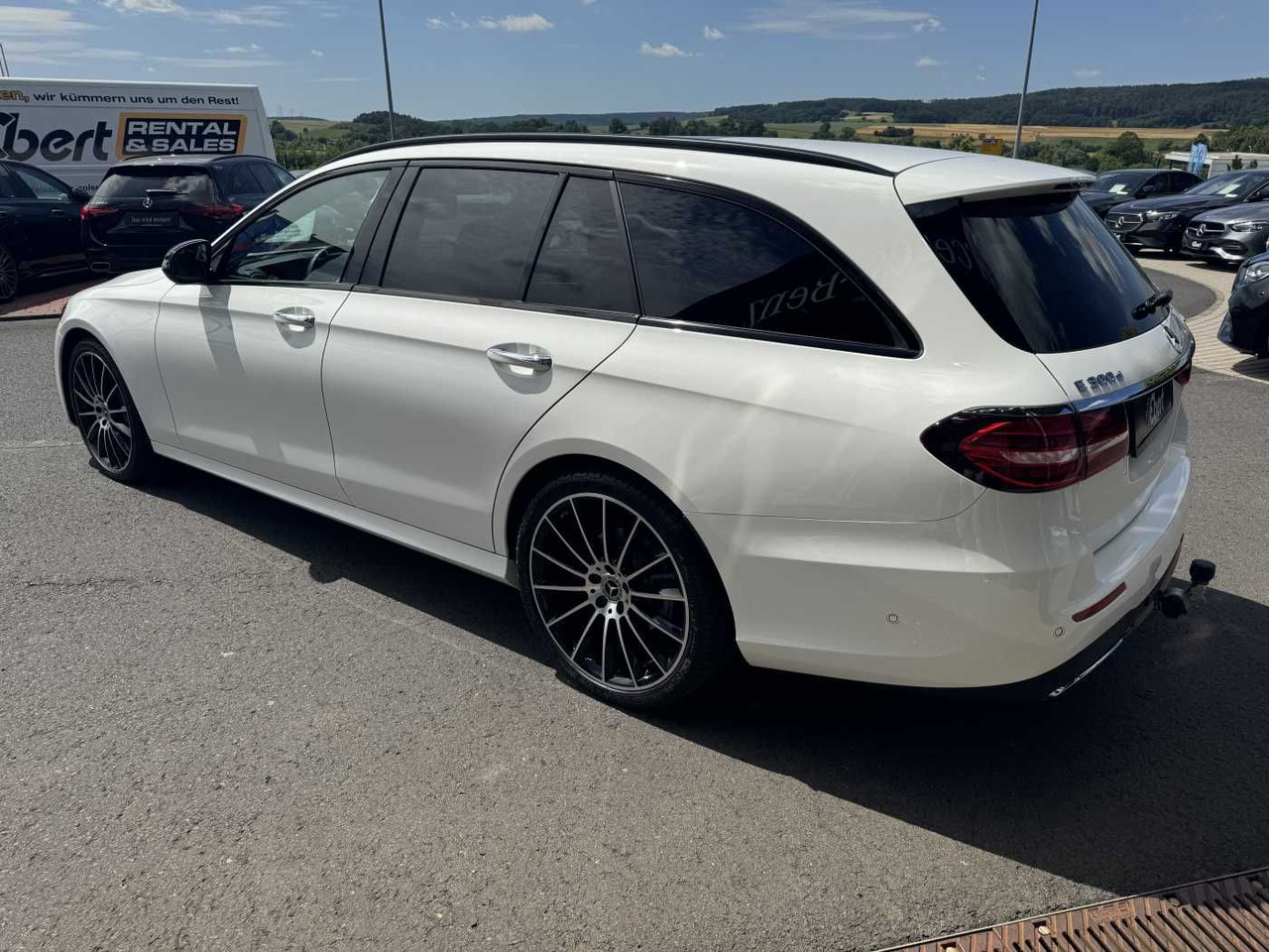Mercedes-Benz E 300d 4M AMG+Pano+Burm+AHK+360+HUD+ - Voiture: photos 3 Mercedes-Benz E 300d 4M AMG+Pano+Burm+AHK+360+HUD+ - Voiture: photos 3