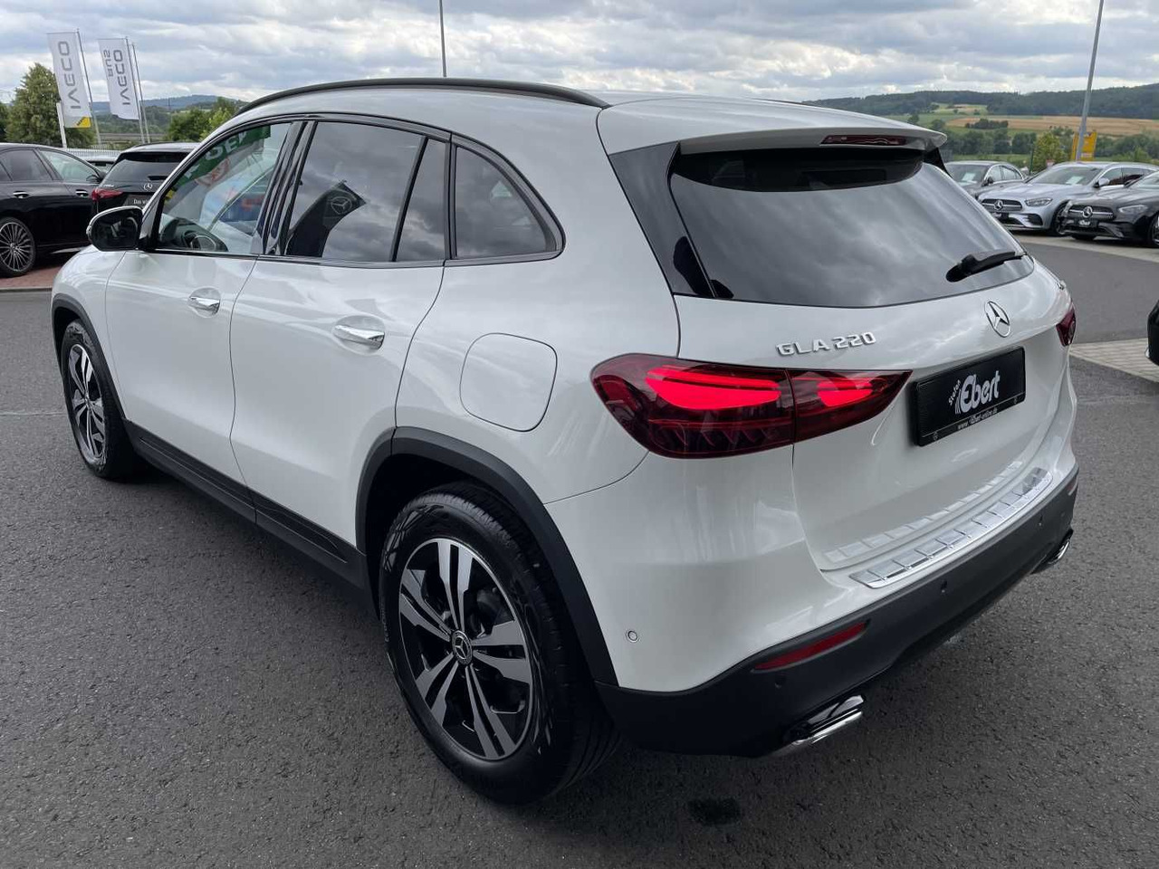 Mercedes-Benz GLA 220 4M 8G Progressive R-Kamera +Distr+Ambien - SUV: photos 3 Mercedes-Benz GLA 220 4M 8G Progressive R-Kamera +Distr+Ambien - SUV: photos 3