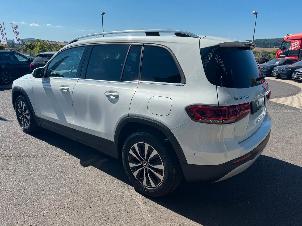 Mercedes-Benz GLB 180 Style+Distronic+RKamera+Vollleder - SUV: photos 3 Mercedes-Benz GLB 180 Style+Distronic+RKamera+Vollleder - SUV: photos 3