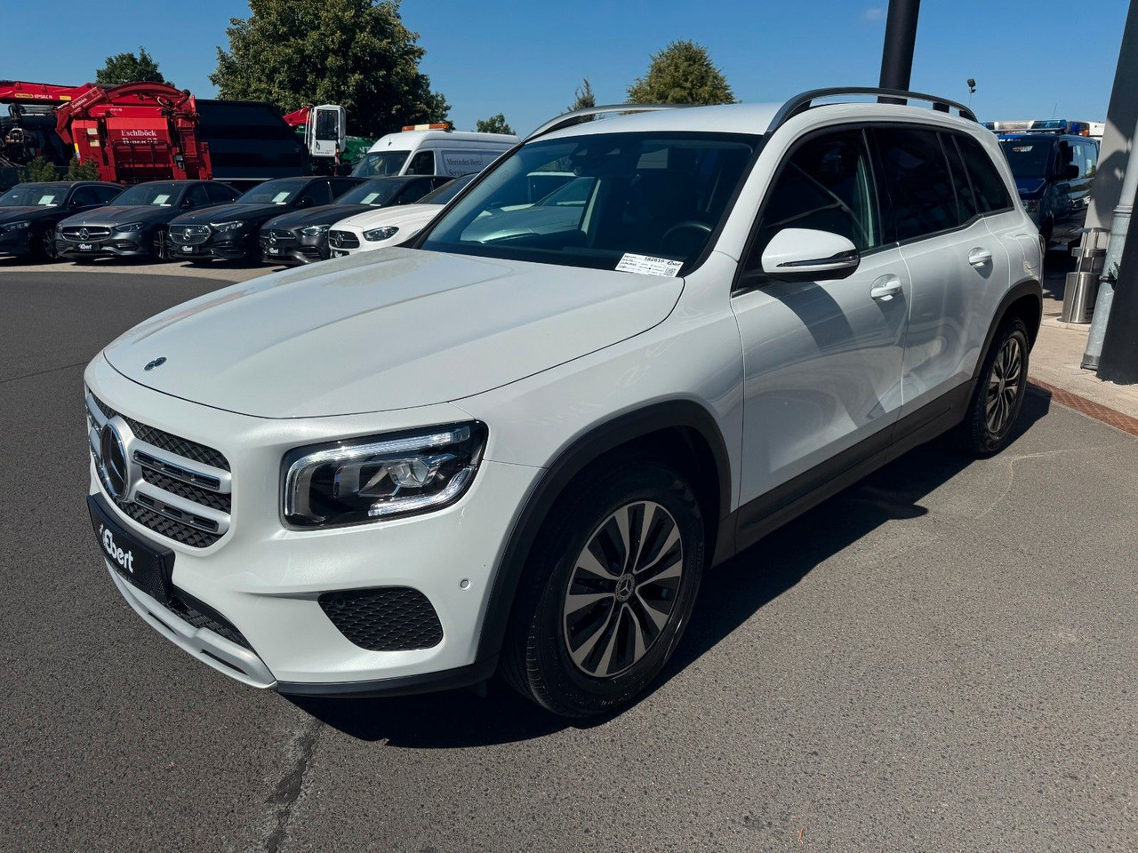 Mercedes-Benz GLB 180 Style+Distronic+RKamera+Vollleder - SUV: photos 2 Mercedes-Benz GLB 180 Style+Distronic+RKamera+Vollleder - SUV: photos 2