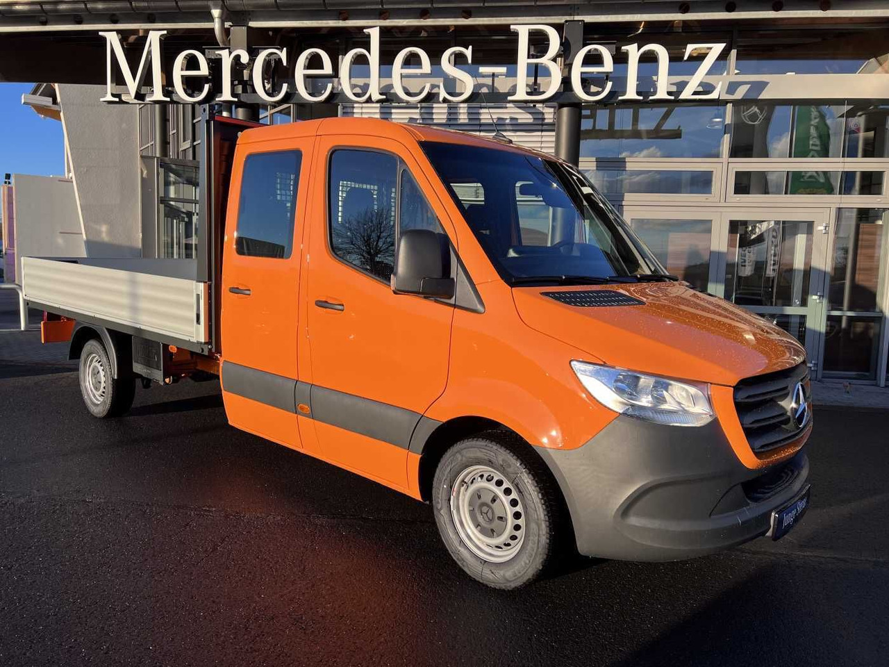 Mercedes-Benz Sprinter 317 CDI DoKa 4325 Klima MBUX Stdheiz - Utilitaire rideaux coulissants (PLSC), Utilitaire double cabine: photos 1 Mercedes-Benz Sprinter 317 CDI DoKa 4325 Klima MBUX Stdheiz - Utilitaire rideaux coulissants (PLSC), Utilitaire double cabine: photos 1