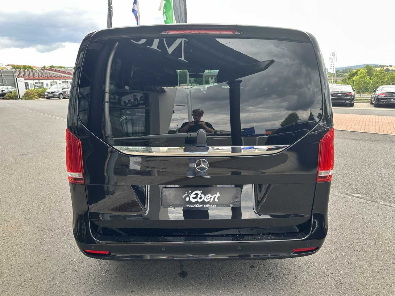 Mercedes-Benz V 300 d 4MATIC EXCLUSIVE AMG Panorama DISTRONIC - Transport de personnes: photos 5 Mercedes-Benz V 300 d 4MATIC EXCLUSIVE AMG Panorama DISTRONIC - Transport de personnes: photos 5