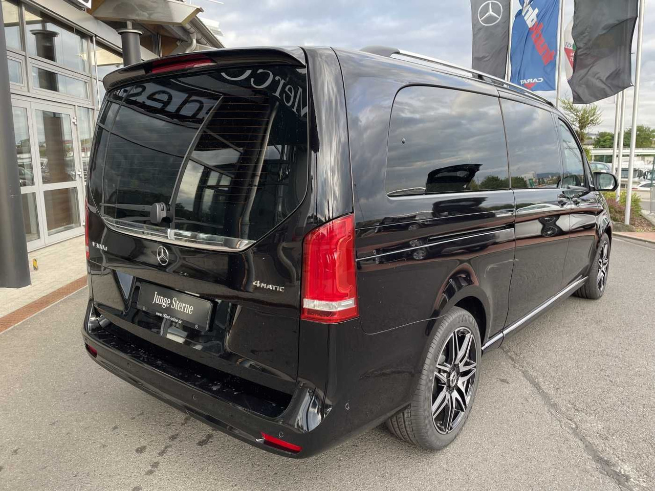 Mercedes-Benz V 300 d AVA 4MATIC AMG Kühlschrank AIRMATIC - Voiture break: photos 4 Mercedes-Benz V 300 d AVA 4MATIC AMG Kühlschrank AIRMATIC - Voiture break: photos 4