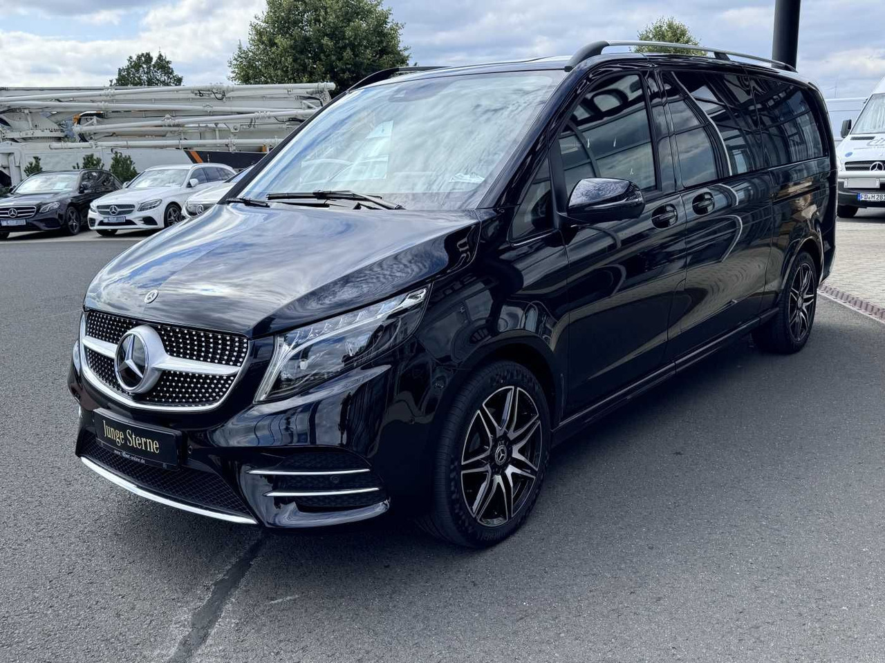Mercedes-Benz V 300 d AVA AMG 4MATIC AIRMATIC Sitzklima el Tür - Transport de personnes: photos 3 Mercedes-Benz V 300 d AVA AMG 4MATIC AIRMATIC Sitzklima el Tür - Transport de personnes: photos 3