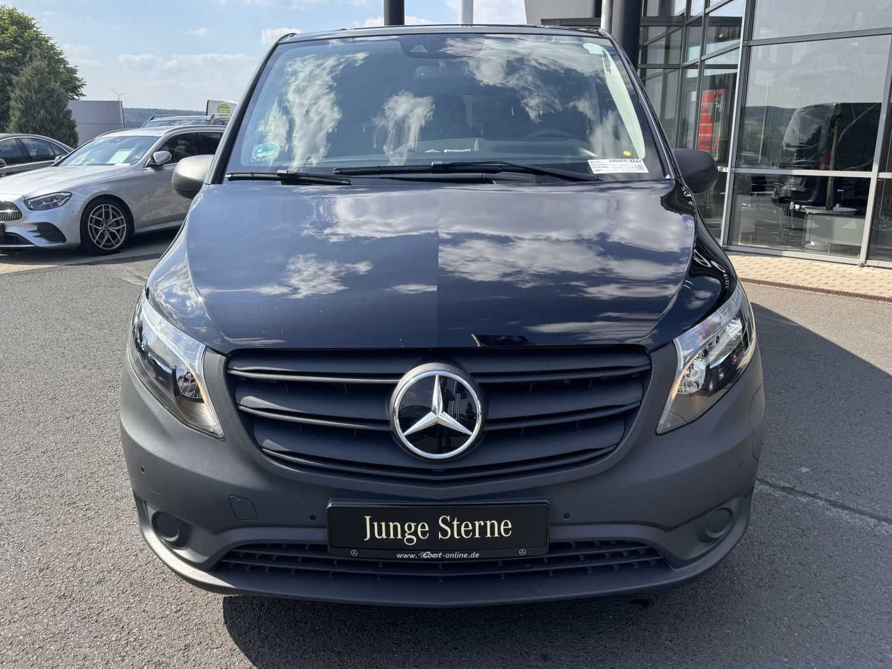 Mercedes-Benz eVito 129 Tourer Behinderten-/Rollstuhlrampe - Voiture: photos 3 Mercedes-Benz eVito 129 Tourer Behinderten-/Rollstuhlrampe - Voiture: photos 3