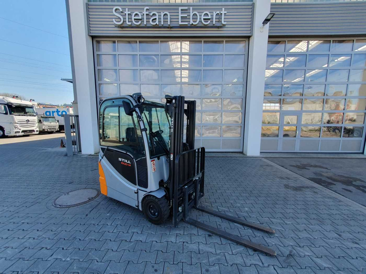 Still RX20-14 / 2016 / Triplex: 4.60m! / 271h / SS - Chariot élévateur électrique: photos 1 Still RX20-14 / 2016 / Triplex: 4.60m! / 271h / SS - Chariot élévateur électrique: photos 1