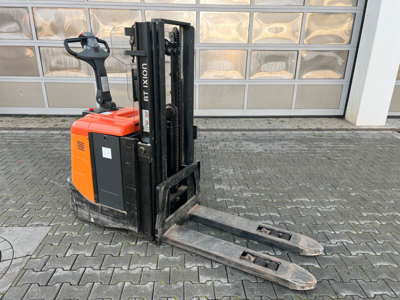 Toyota SPE 125 L / nur 382h ! / Hochhubwagen / 3.350mm - Gerbeur: photos 2 Toyota SPE 125 L / nur 382h ! / Hochhubwagen / 3.350mm - Gerbeur: photos 2