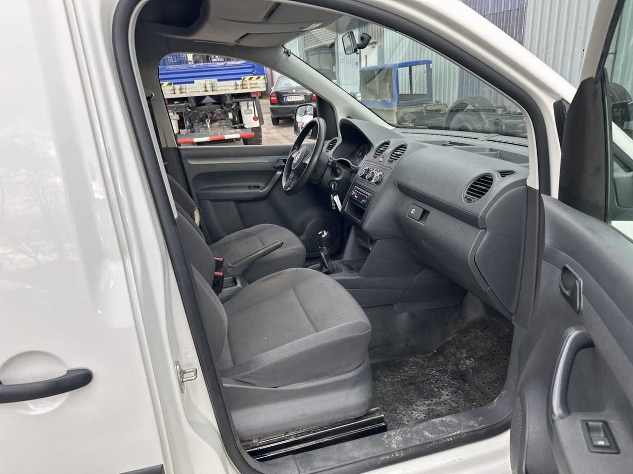 Volkswagen VW Caddy 2.0 TDI 4Motion Maxi Kasten Regal - Fourgon utilitaire: photos 5 Volkswagen VW Caddy 2.0 TDI 4Motion Maxi Kasten Regal - Fourgon utilitaire: photos 5