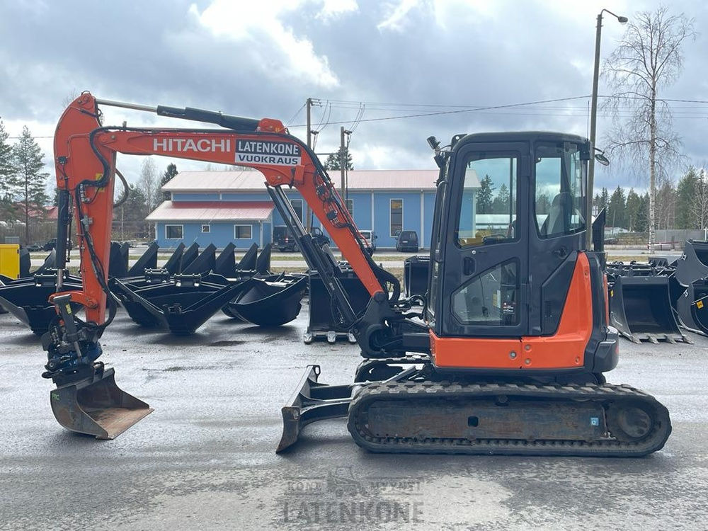 Hitachi ZX 55U-5A kaivinkone - Pelle sur chenille: photos 5 Hitachi ZX 55U-5A kaivinkone - Pelle sur chenille: photos 5