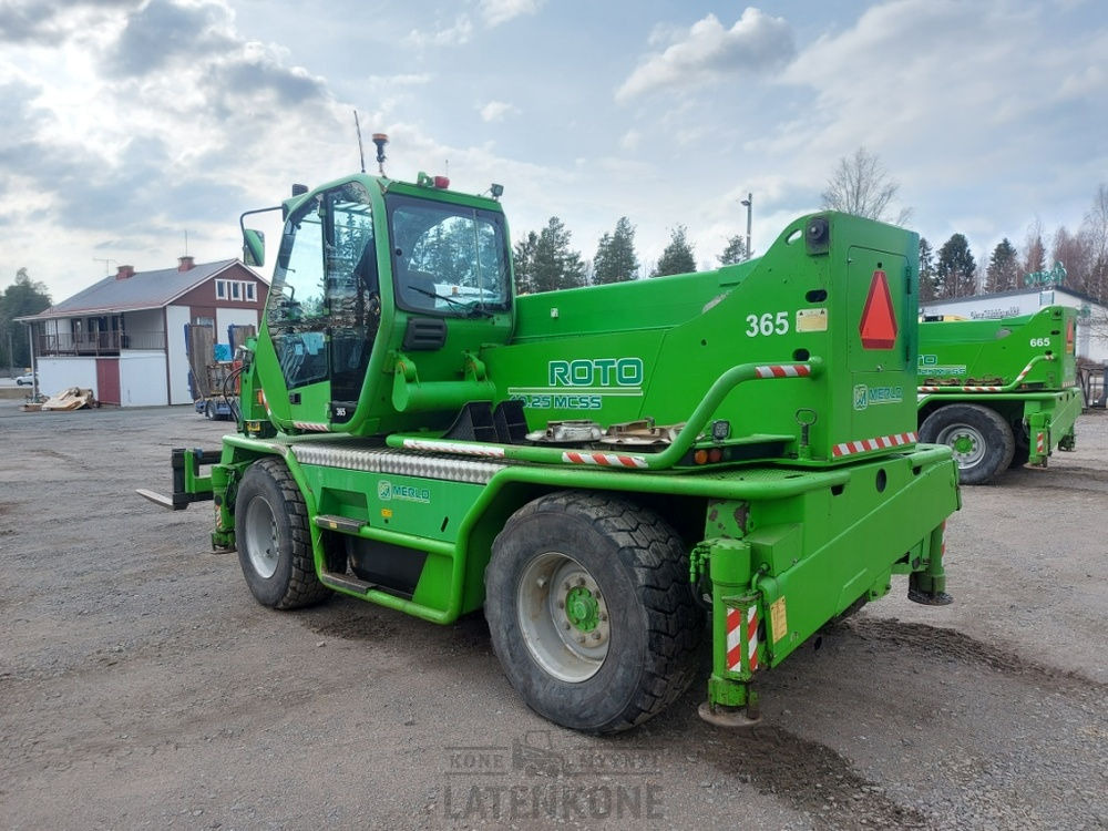Merlo ROTO 40.25MCSS with basket, remote, jib - Chariot télescopique: photos 4 Merlo ROTO 40.25MCSS with basket, remote, jib - Chariot télescopique: photos 4