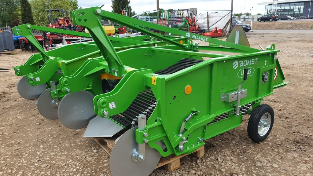 2-row Conveyor Digger Bomet Upus Z656/2 - Arracheuse de pommes de terre: photos 1 2-row Conveyor Digger Bomet Upus Z656/2 - Arracheuse de pommes de terre: photos 1