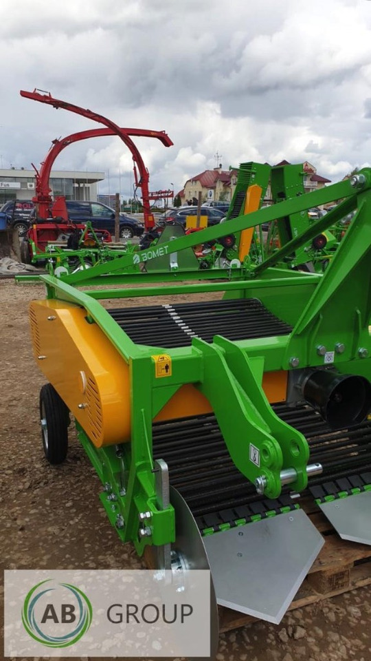 2-row Conveyor Digger Bomet Upus Z656/3 - Arracheuse de pommes de terre: photos 2 2-row Conveyor Digger Bomet Upus Z656/3 - Arracheuse de pommes de terre: photos 2