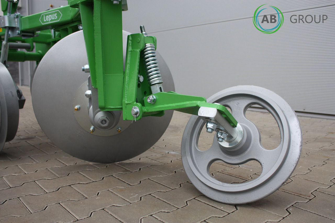 Bomet U040/2 Lepus 4 disc plow - Charrue: photos 5 Bomet U040/2 Lepus 4 disc plow - Charrue: photos 5