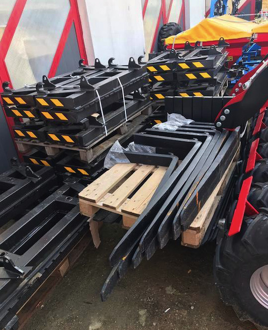 Euro frame pallet forks ON STOCK - Fourches pour Machine agricole: photos 1 Euro frame pallet forks ON STOCK - Fourches pour Machine agricole: photos 1