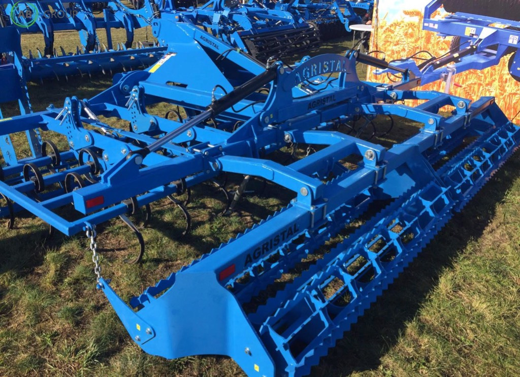 Hydraulically folding seedbed cultivator 4,2 m Agristal AU - Bineuse: photos 5 Hydraulically folding seedbed cultivator 4,2 m Agristal AU - Bineuse: photos 5