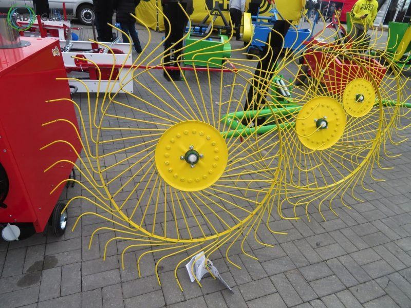 Taret rake-tedder Z 213 / PZK-4 - Faneuse: photos 3 Taret rake-tedder Z 213 / PZK-4 - Faneuse: photos 3