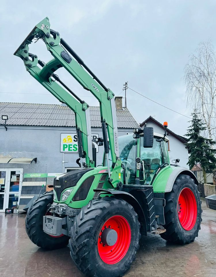 Fendt 724 - Tracteur agricole: photos 1 Fendt 724 - Tracteur agricole: photos 1