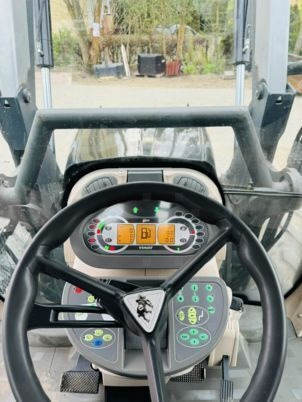 Fendt 828 VARIO PROFI PLUS - Tracteur agricole: photos 2 Fendt 828 VARIO PROFI PLUS - Tracteur agricole: photos 2
