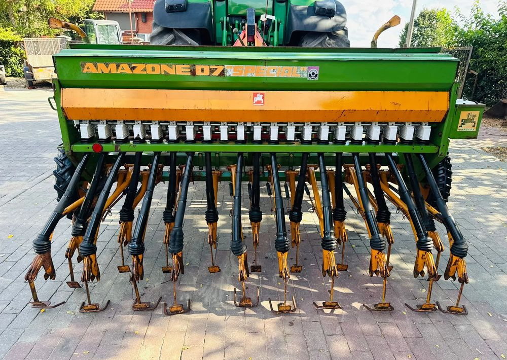 Inny DEXWAL BIS - Combiné de semis: photos 4 Inny DEXWAL BIS - Combiné de semis: photos 4