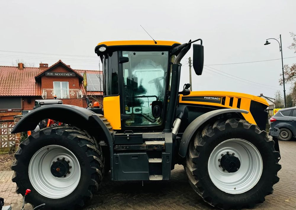 JCB FASTRAC 4220 - Tracteur agricole: photos 5 JCB FASTRAC 4220 - Tracteur agricole: photos 5