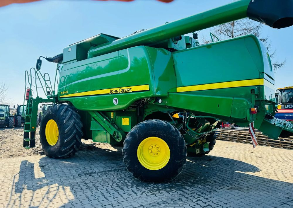 John Deere T670 - Moissonneuse-batteuse: photos 2 John Deere T670 - Moissonneuse-batteuse: photos 2