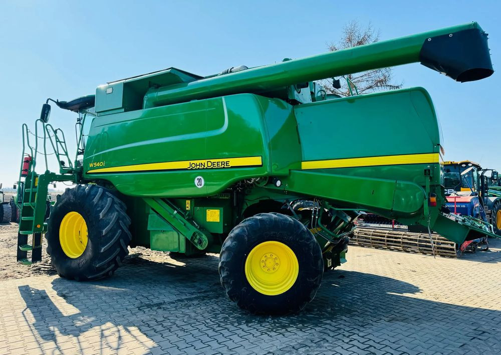 John Deere T670 - Moissonneuse-batteuse: photos 3 John Deere T670 - Moissonneuse-batteuse: photos 3