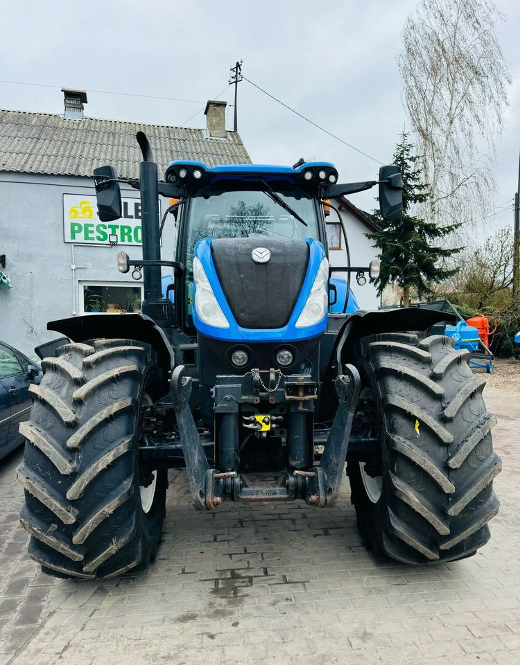 New Holland T7.230 AUTOCOMMAND - Tracteur agricole: photos 5 New Holland T7.230 AUTOCOMMAND - Tracteur agricole: photos 5