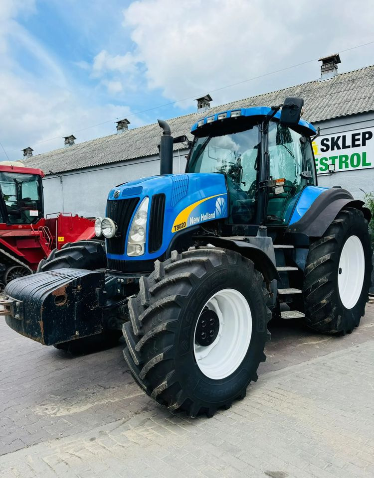 New Holland T8020 - Tracteur agricole: photos 1 New Holland T8020 - Tracteur agricole: photos 1