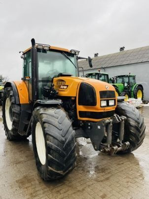 Renault ARES 826 RZ - Tracteur agricole: photos 5 Renault ARES 826 RZ - Tracteur agricole: photos 5