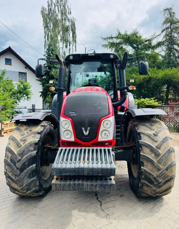 Valtra T213 Versu Unlimited - Tracteur agricole: photos 5 Valtra T213 Versu Unlimited - Tracteur agricole: photos 5