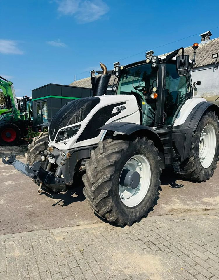Valtra T254 Versu - Tracteur agricole: photos 1 Valtra T254 Versu - Tracteur agricole: photos 1