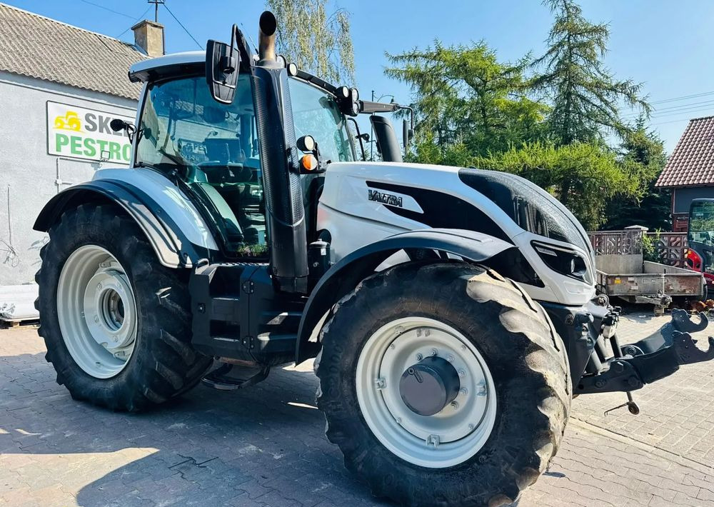 Valtra T254 Versu - Tracteur agricole: photos 2 Valtra T254 Versu - Tracteur agricole: photos 2