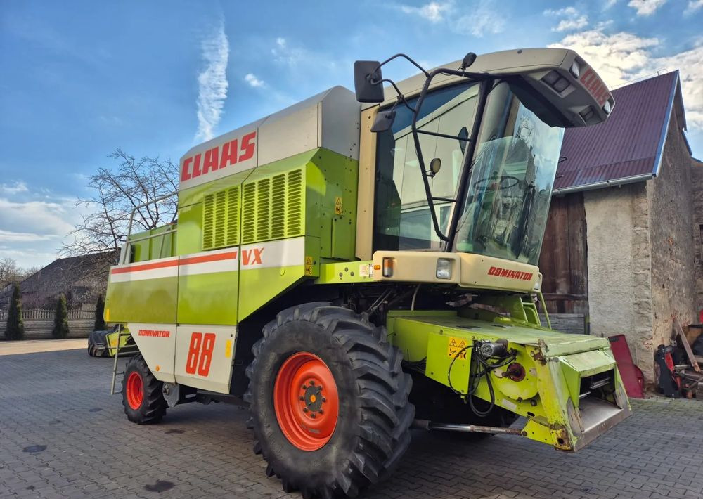 Claas Dominator VX 88 - Moissonneuse-batteuse: photos 2 Claas Dominator VX 88 - Moissonneuse-batteuse: photos 2