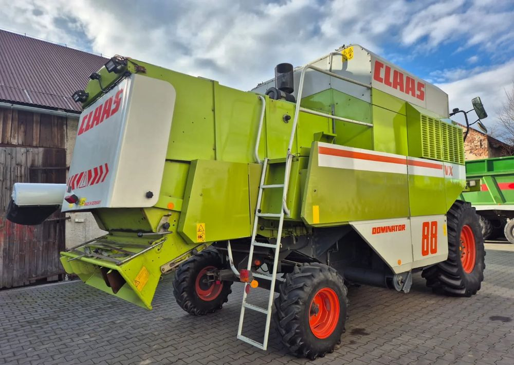 Claas Dominator VX 88 - Moissonneuse-batteuse: photos 4 Claas Dominator VX 88 - Moissonneuse-batteuse: photos 4