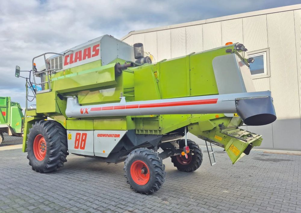 Claas Dominator VX 88 - Moissonneuse-batteuse: photos 3 Claas Dominator VX 88 - Moissonneuse-batteuse: photos 3