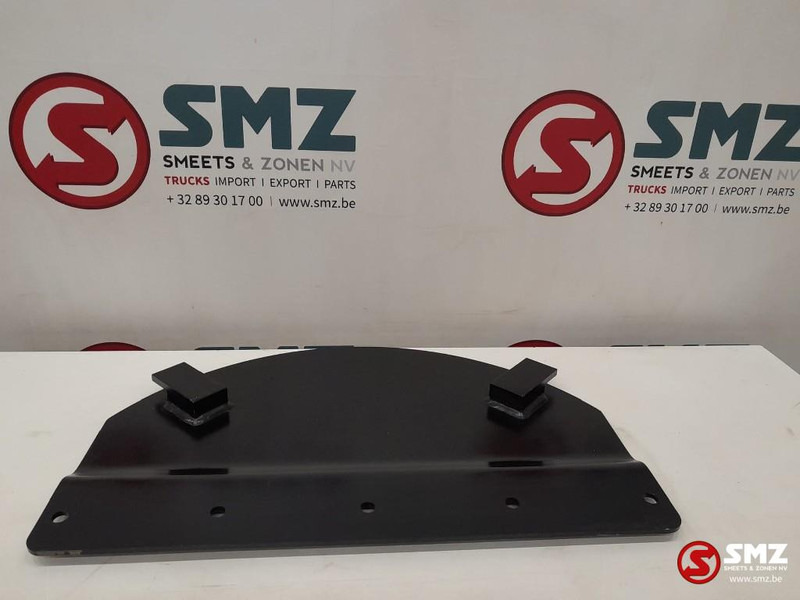 Caterpillar Swivel guard steel plate Caterpillar - Frame/ Châssis pour Matériel de manutention: photos 4 Caterpillar Swivel guard steel plate Caterpillar - Frame/ Châssis pour Matériel de manutention: photos 4