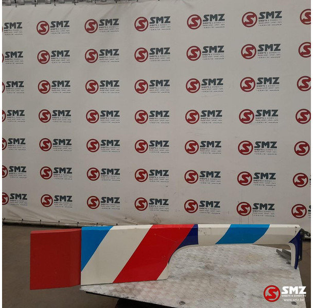 DAF Occ cabinespoiler rechts DAF - Aérodynamique/ Spoilers pour Camion: photos 1 DAF Occ cabinespoiler rechts DAF - Aérodynamique/ Spoilers pour Camion: photos 1
