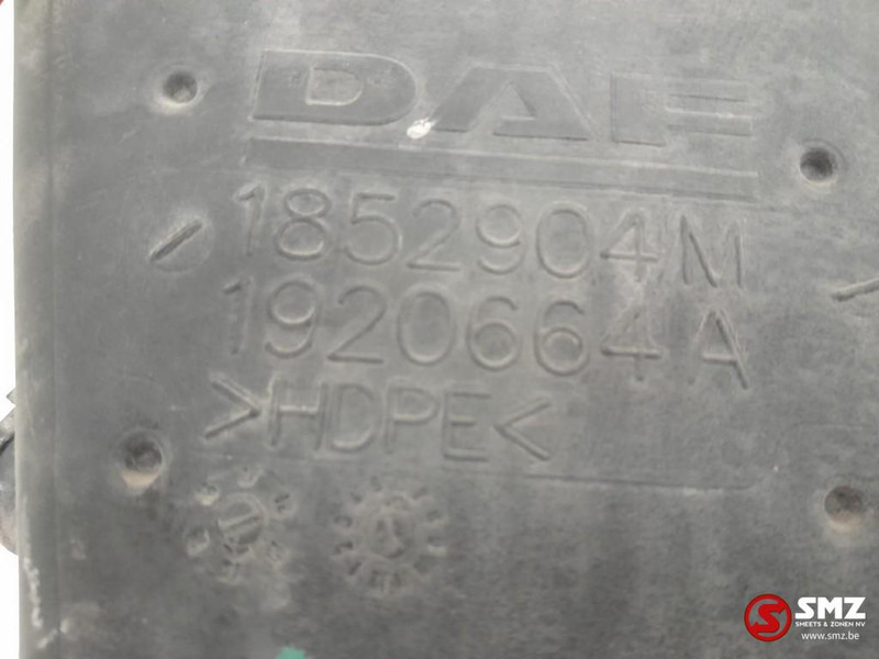 DAF Occ ruitensproeiervloeistofreservoir DAF - Fenêtre et pièces pour Camion: photos 5 DAF Occ ruitensproeiervloeistofreservoir DAF - Fenêtre et pièces pour Camion: photos 5