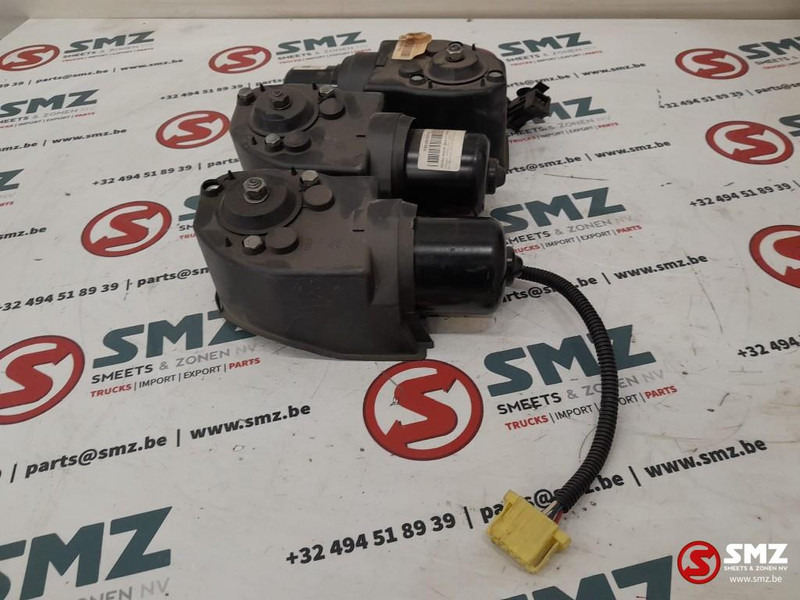 DAF Set van 3 ruitenwissermotors DAF - Essuie-glace pour Camion: photos 3 DAF Set van 3 ruitenwissermotors DAF - Essuie-glace pour Camion: photos 3