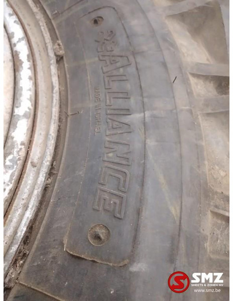 Diversen Occ industrieband Alliance 10.5-20 - Pneu pour Camion: photos 3 Diversen Occ industrieband Alliance 10.5-20 - Pneu pour Camion: photos 3
